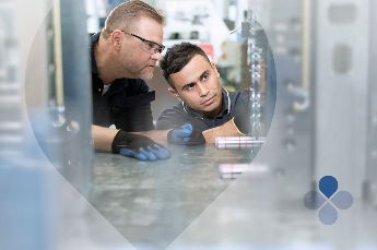Wir setzen auf ein Arbeitsumfeld ein, in dem Chancengleichheit, Wohlbefinden und persönliche Entwicklung sichergestellt sind.