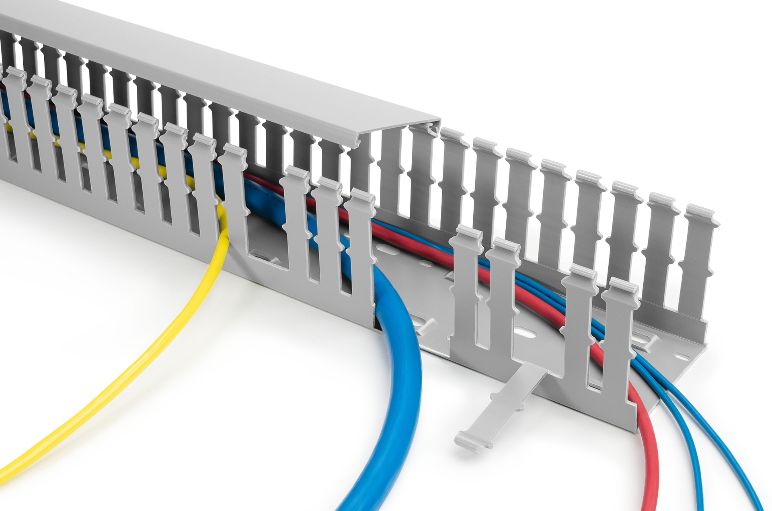 PVC-Verdrahtungskanäle